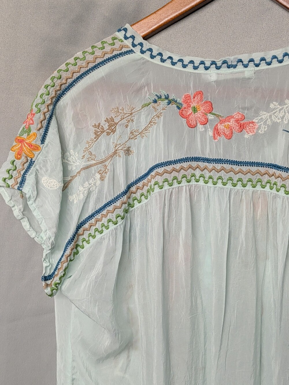 Johnny Was Aqua Tie-Neck Tunic with Flowers + Hummingbird Embroidery Size Small - Picture 13 of 14